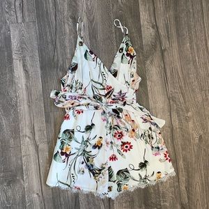 Lulus Sprout and About White Floral Print Wrap Romper size medium